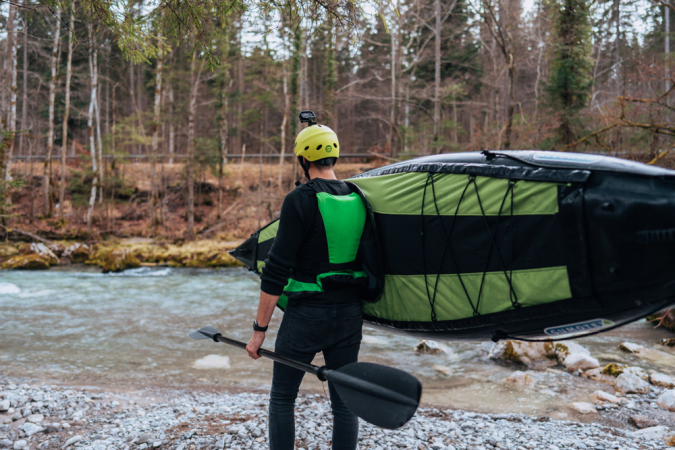 Gumotex Rush 1 shoulder carry