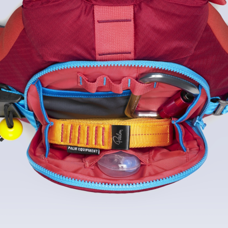  Utility draw clamshell pocket with internal compartment