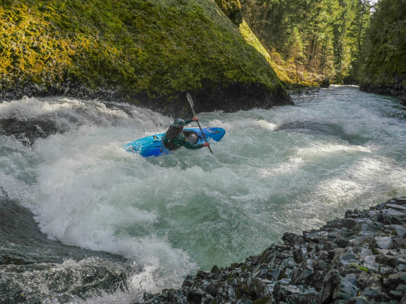 Paddling the Pyranha Scorch white water kayak