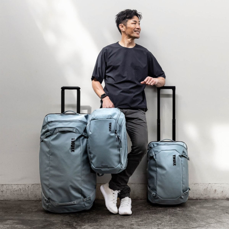 Thule Chasm Carry-On Rolling Duffel Bag for travelling